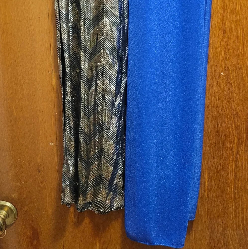 Scarves - Picture 4 of 4